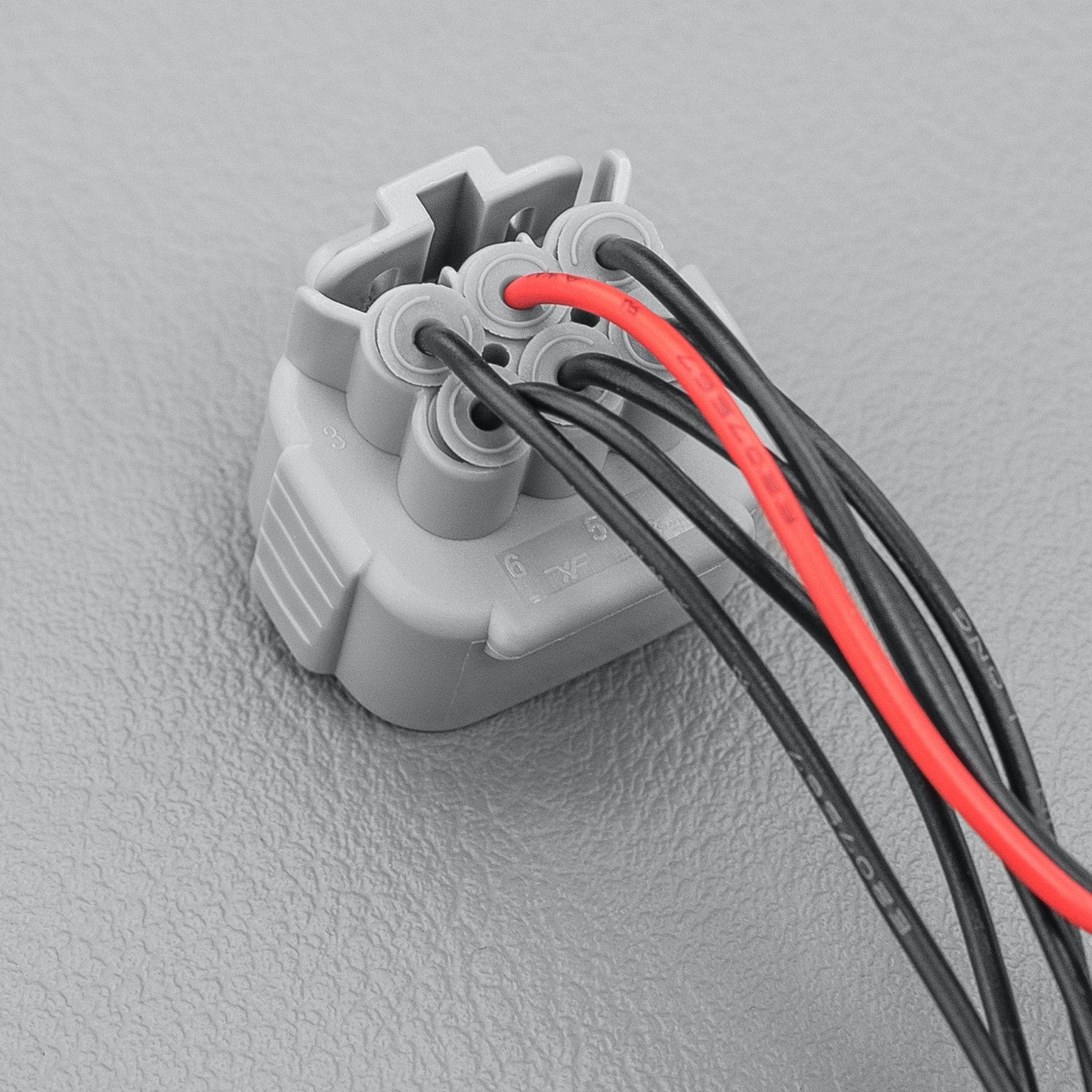Stedi Isuzu D-Max (Pre AUG-2020) / MU-X (Pre Jul-2021) (LED models) Piggy Back Adaptor